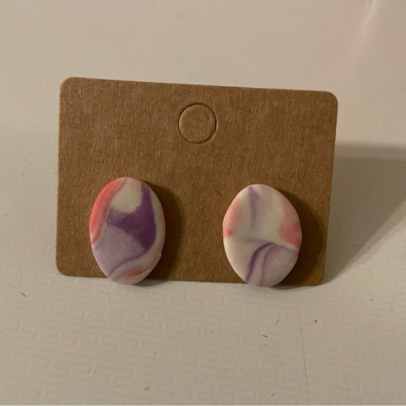 White pink and purple swirl stud earrings - Picture 1 of 2
